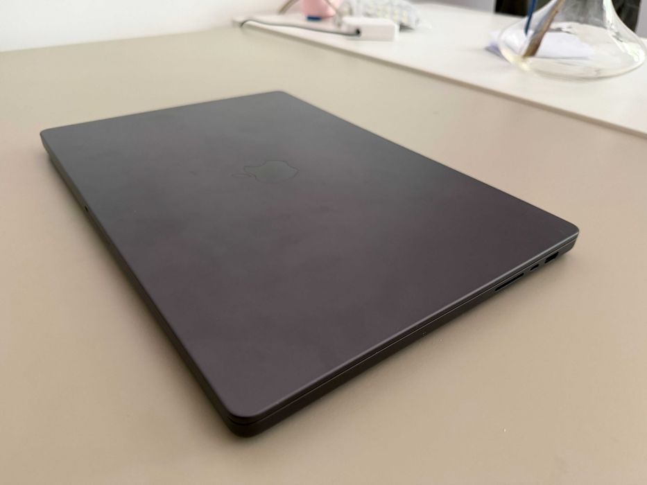 MacBook Pro 16” M4 Pro 24GB | 512GB | Bateria 99% Como novo, com garantia