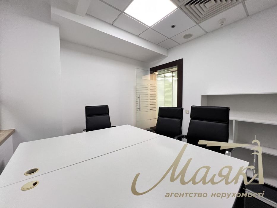 Аренда офиса 112 кв.м в бизнес центре на ул. Богдана Хмельницкого