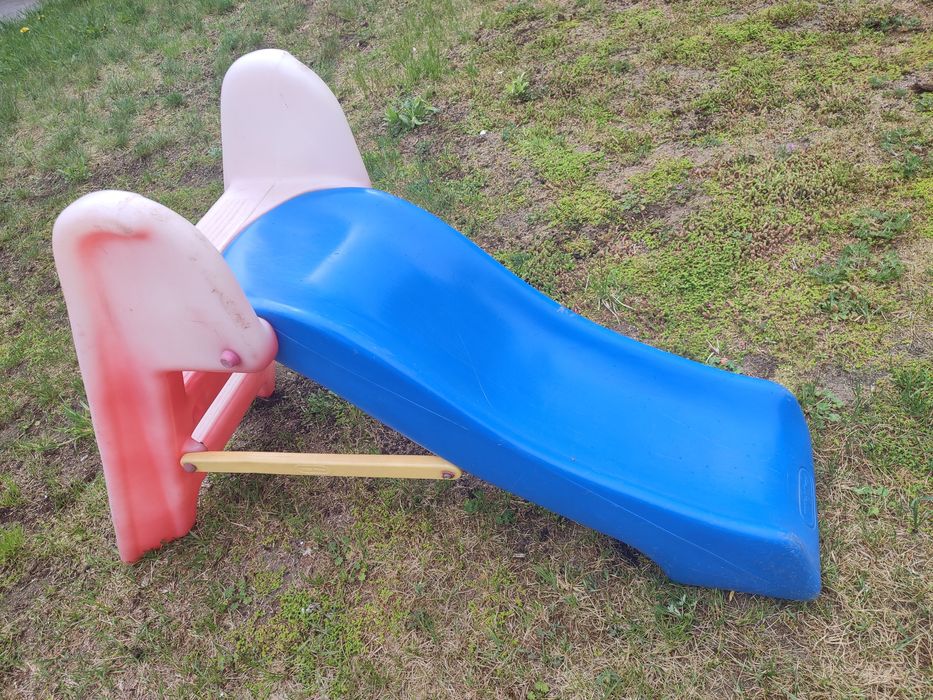 Zjeżdżalnia dla dzieci. Little Tikes