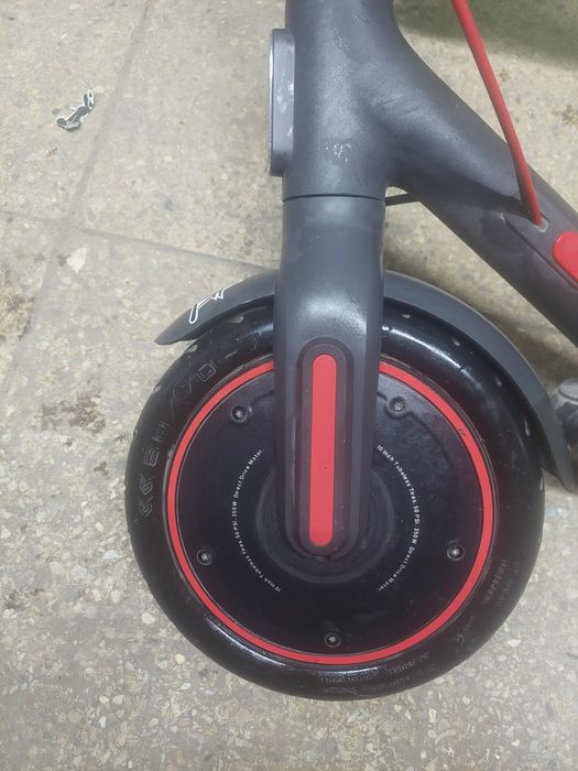 Електросамокат Xiaomi Electric Scooter Pro 4