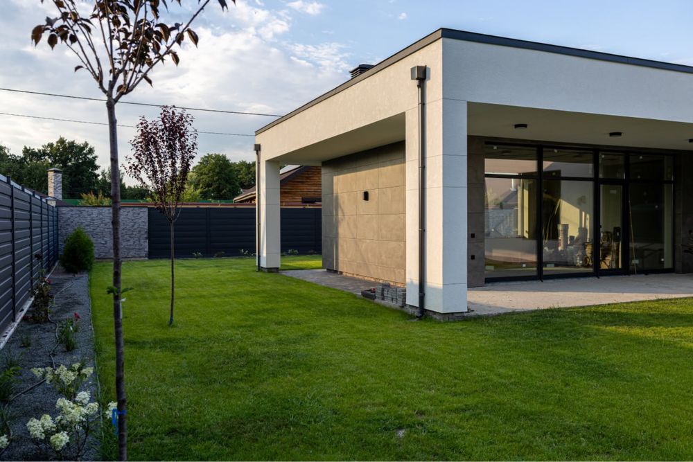 Сучазний будинок в с. Романків