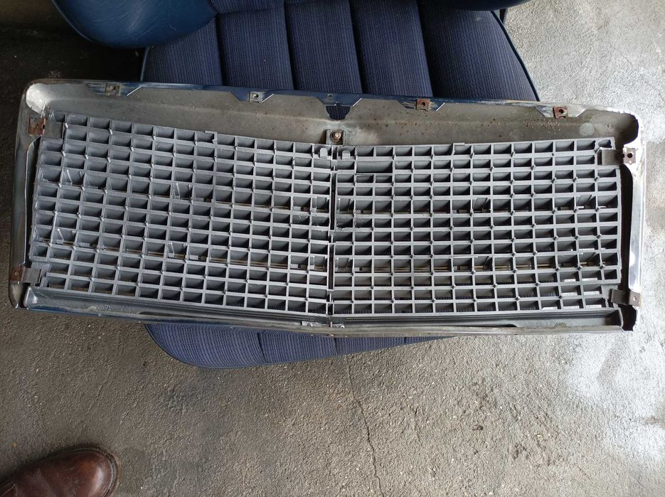 Grelhas Mercedes 190 e W124 Originais