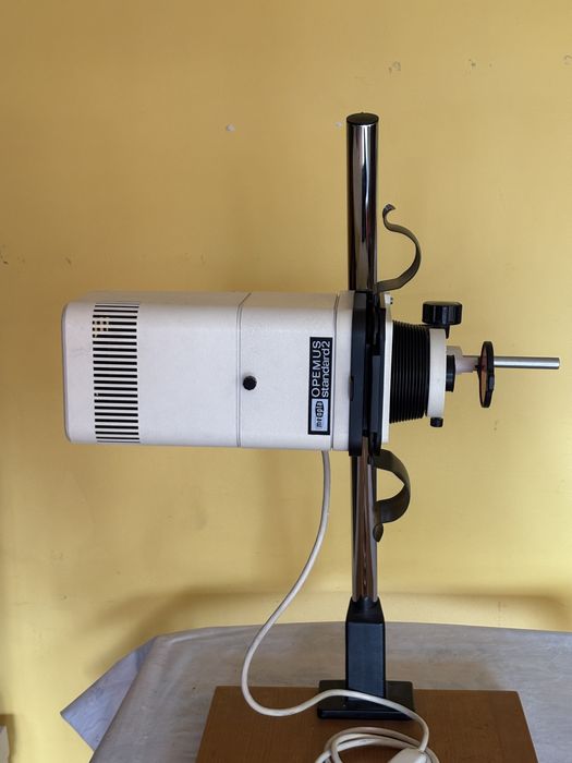 Ampliador de negativos para fotografia analógica a preto e branco