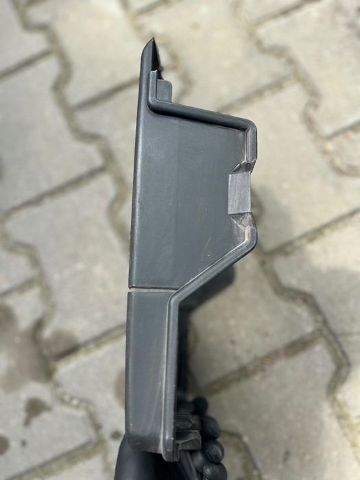 Кришка акумулятора VAG 1K0915443A