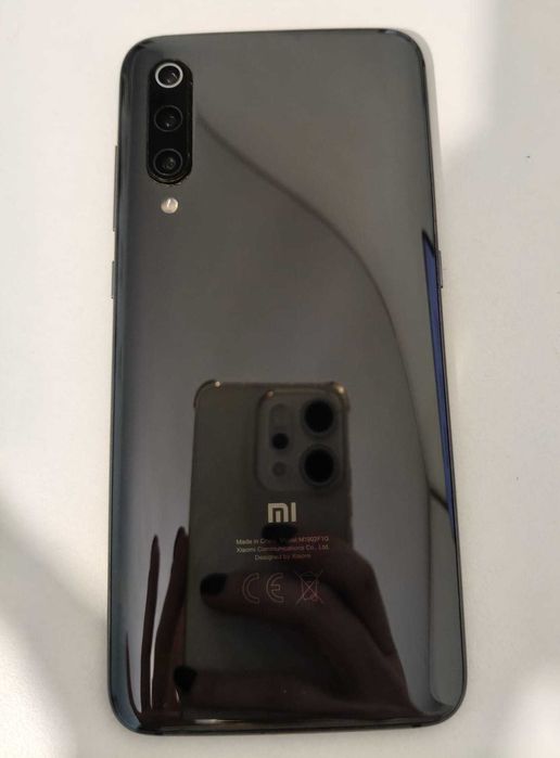 Xiaomi Mi 9 - 6 GB - 128 GB - Preto