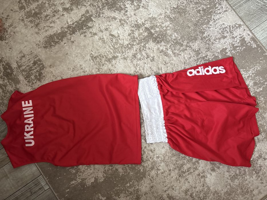 Форма adidas стан новий