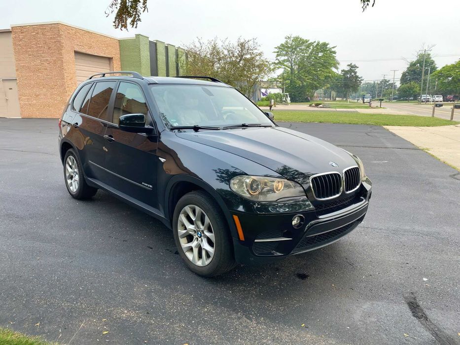 BMW X5 xDrive35i Sport Activity      2011