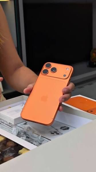 Iphone 17 Pro Max 512 Gb  Laranja Cósmica  estado novo com fatura .