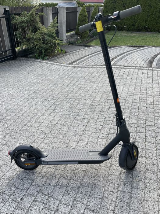 Hulajnoga Xiaomi Mi Electric Scooter Essential 250 W 20 km/h