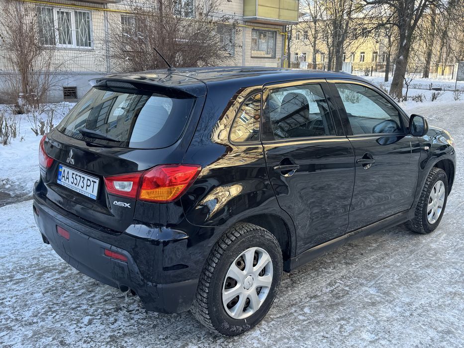 Mitsubishi ASX 2012 год автомат 136тыс. пробег