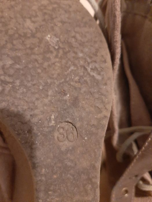 Włoskie buty na koturnie 36