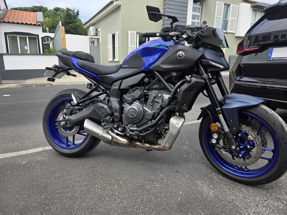 Yamaha MT-07 Y-AMT (Aut.) 10/2025 – Full Extras Originais + 2 Capacetes SHOEI – São Miguel