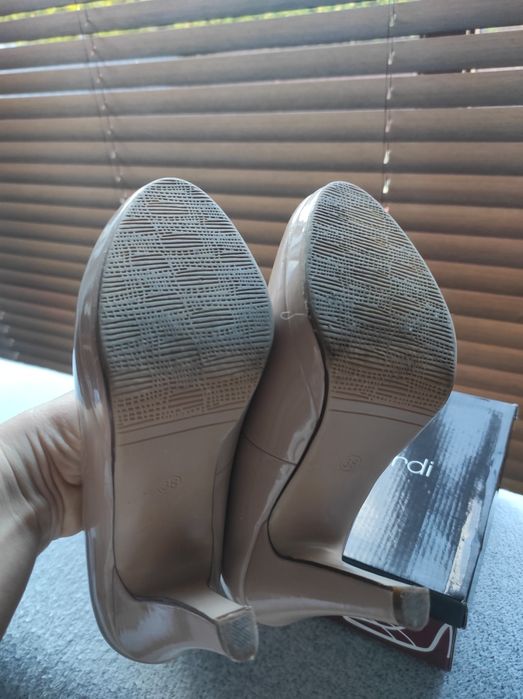 Buty szpilki czółenka r.38 jak Kazar Venezia