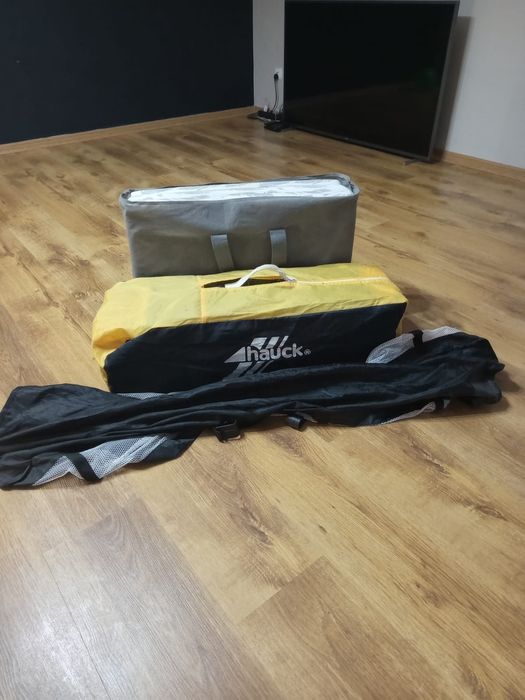 Łóżeczko turystyczne z materacem