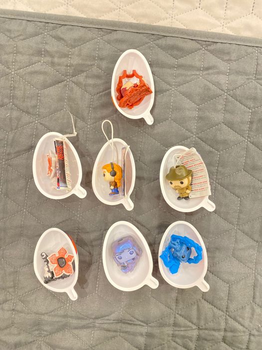 Kinder, Stranger Thinks