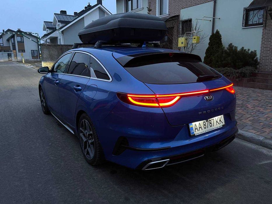 Kia ProCeed офіційне авто.