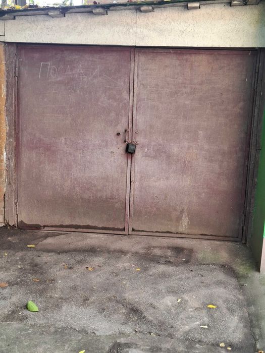 Продається гараж у центрі міста!