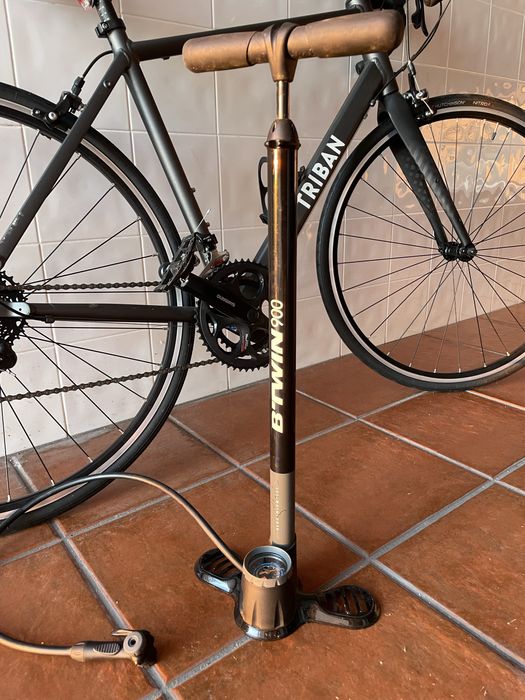 Bicicleta de estrada RC Triban 120 + Bomba Btwin 900