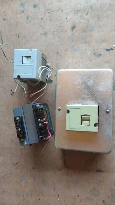 Понижаючий трансформатор 220/35