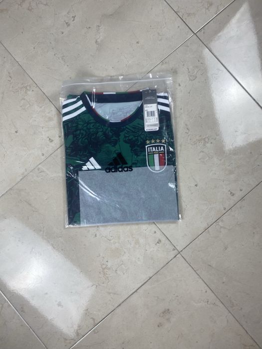 t-shirt editada de itália