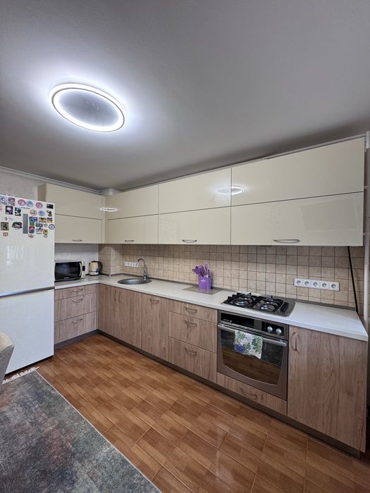 Продаж великої 1 квартири .