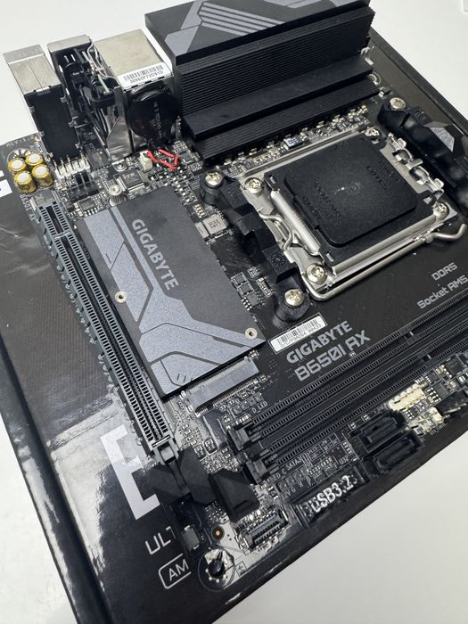 Płyta główna Gigabyte B650I AX