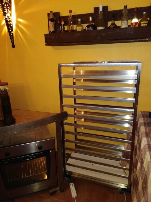 Chapa Grelha e 2 carros para tabuleiros.