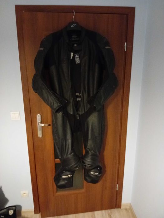 Sprzedam kombinenezon motocyklowy jednoczęściowy Alpinestars roz .56,