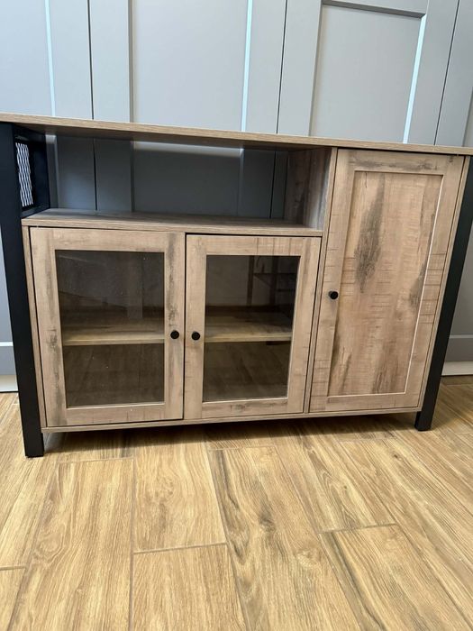 Szafka w kolorze dąb