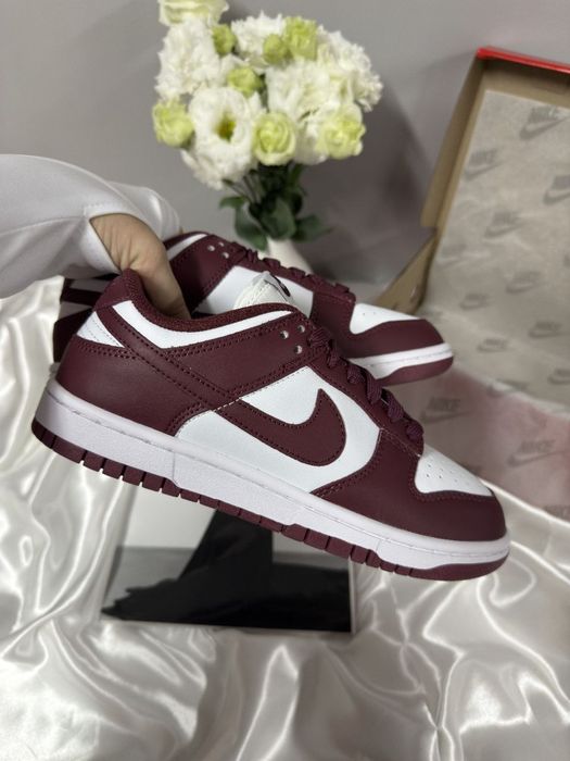 Стильні кросівки Nike Dunk Low Bordo White