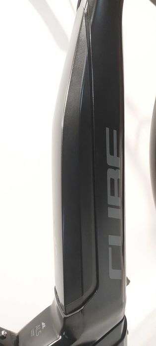 Rower elektryczny CUBE TOURING centralny BOSCH 500Wh 36V [P91]