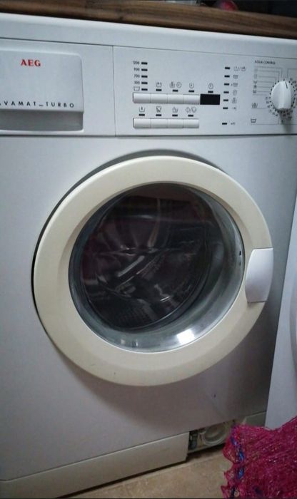 Máquina de lavar roupa Aeg