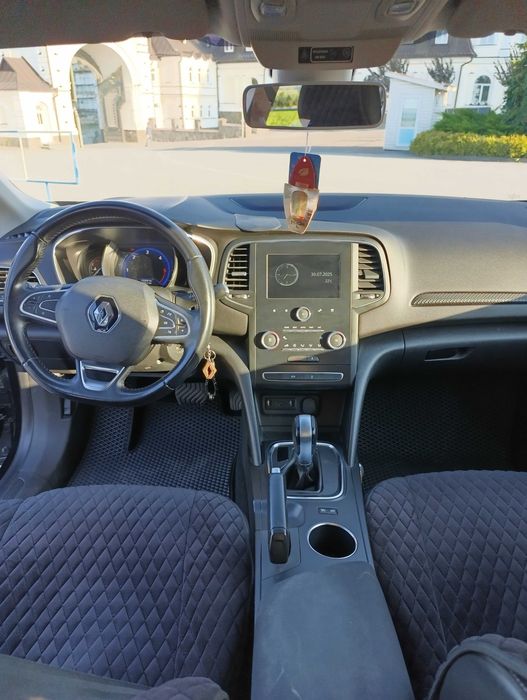 Легковий автомобіль