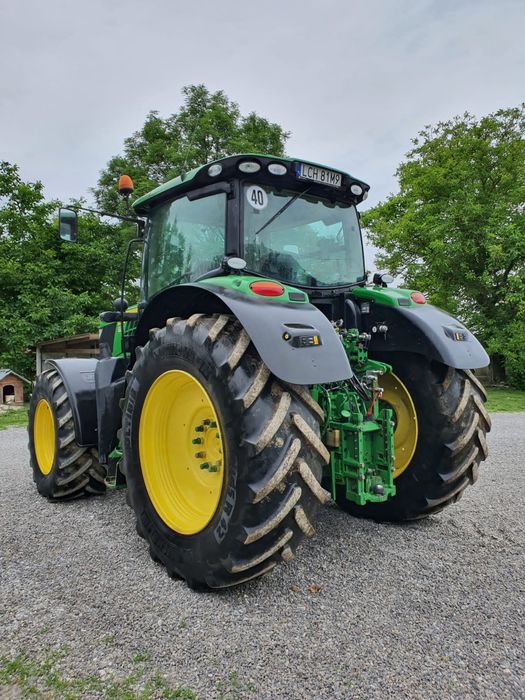 Ciągnik John Deere 6210r