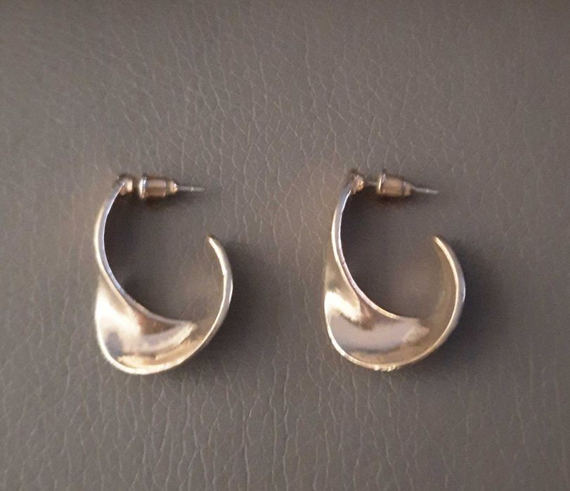 Zlote kola owalne zagiete yes stal chirurgiczna pozlacane duze zawijak