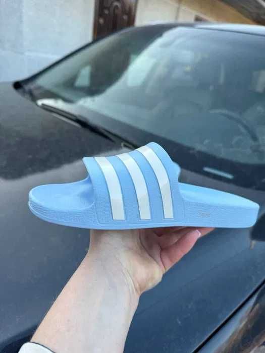 Жіночі шльопанці для пляжу adidas