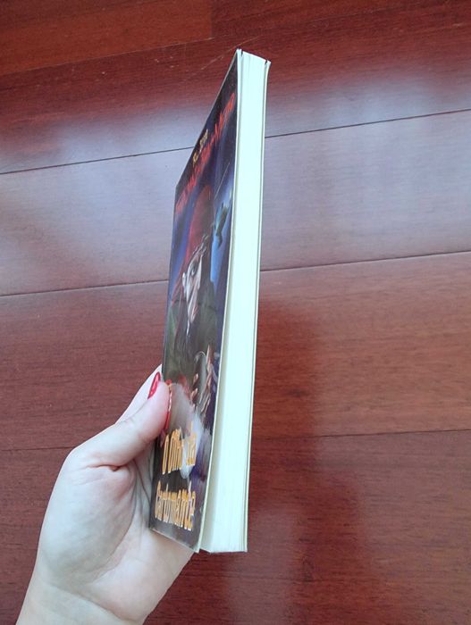 Livro "O Olho da Cartomante" de R. L. Stine