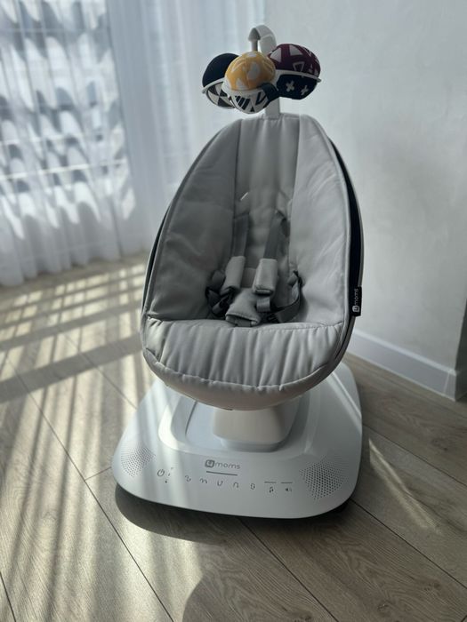 4 Moms  Заколисуючий центр Стан нового
