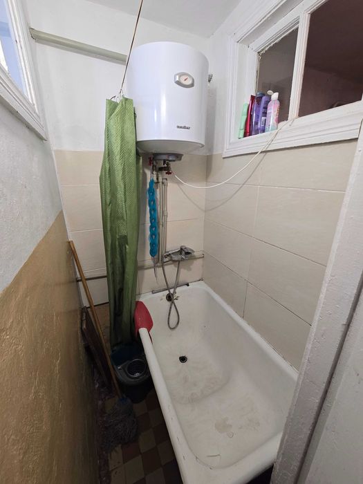 Здається кімн.в гуртожитку по вул.Антонова в р-ні Замостя,читайте опис