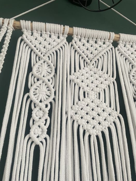 Makrama biala polka 50 cm drewno
