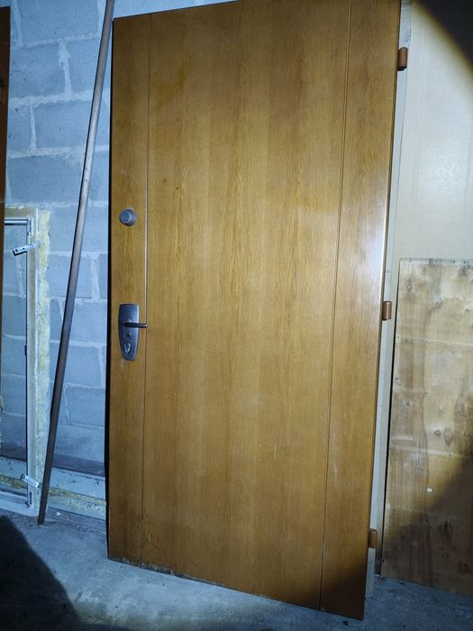 Дверь входная металлическая