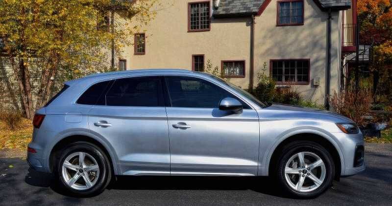 2023 Audi Q5 quattro Premium 40 TFSI