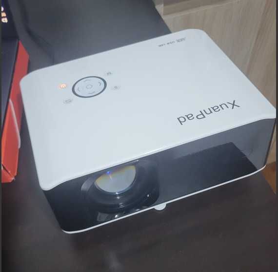 F1166 Projetor video wifi 2800L Focagem automática iOS/Android