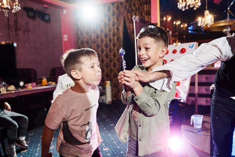 Аніматори, привітання, ведучі! Відкриття магазинів!