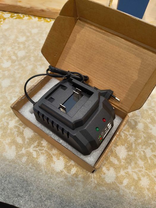 Carregador 18V-21V para ferramentas a bateria, novo