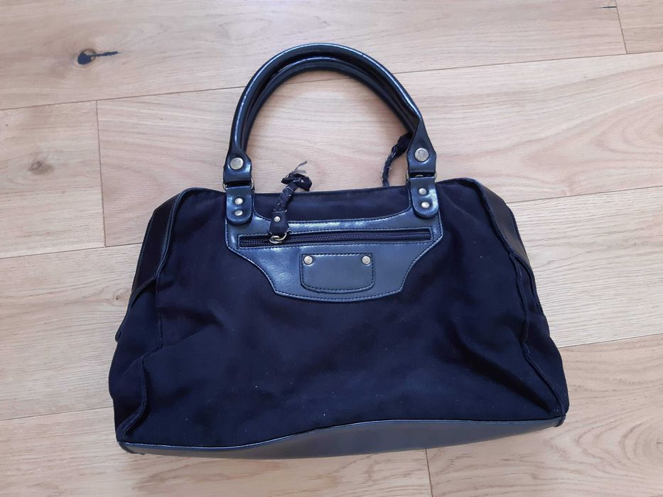 Torebka z rączkami czarna "ala" zamsz