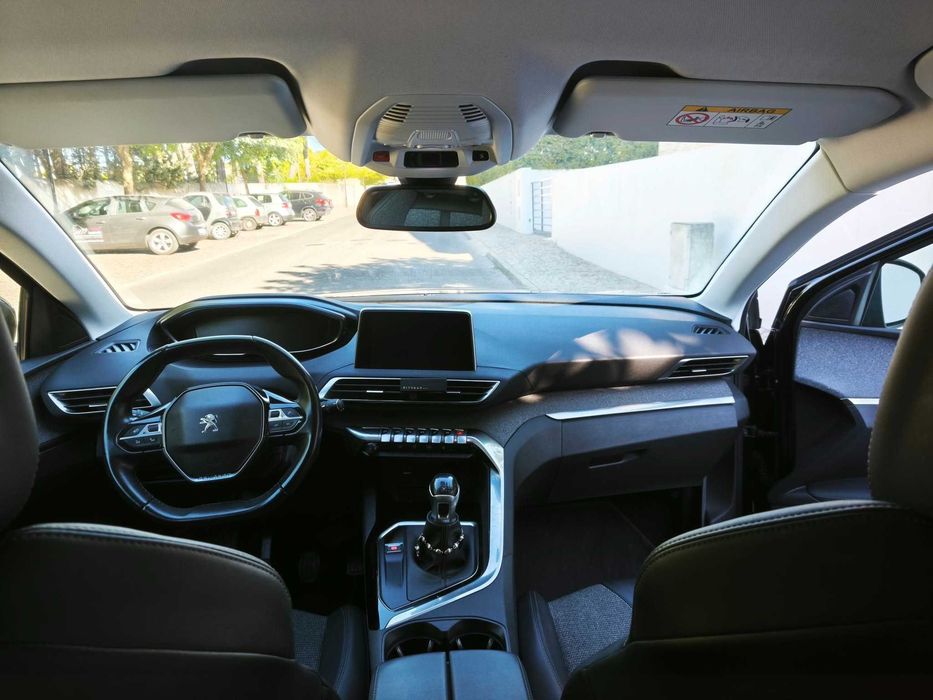 Peugeot  3008 1.5 BlueHDi Allure Pack