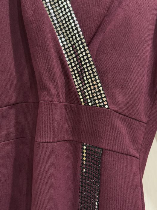 Нарядное платье бордового цвета