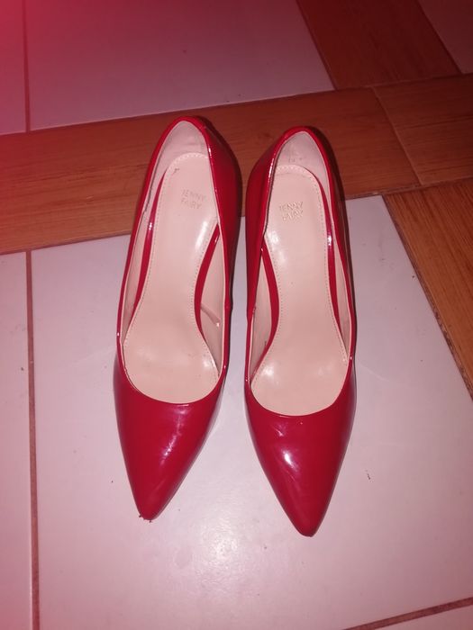 Lakierki, czerwone 39, stan idealny