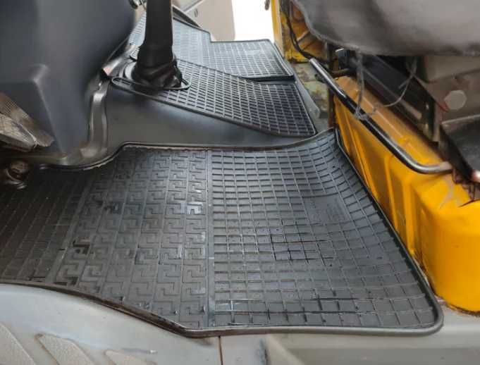 Volkswagen LT 1995-2006 г. Резиновые коврики (3 шт.)